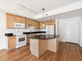 Photo #4: 8316015 Listing 