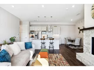 Photo #4: 8320241 Listing