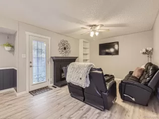 Photo #5: 8324402 Listing