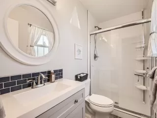 Photo #6: 8324402 Listing