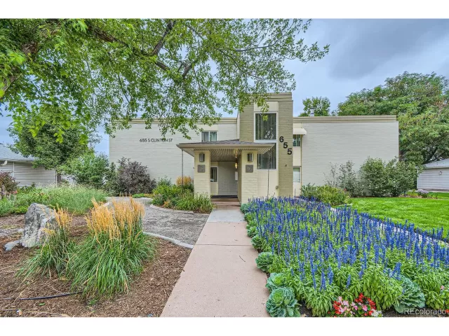 MLS: 8326901 Condo For Sale