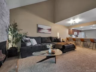 Photo #5: 8329386 Listing