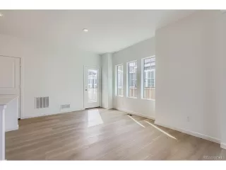 Photo #5: 8332220 Listing 