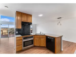 Photo #6: 8334670 Listing