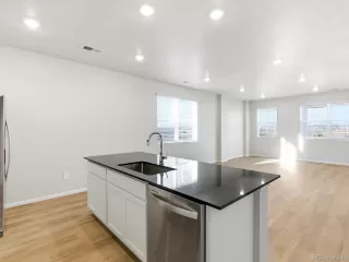 Photo #6: 8340828 Listing