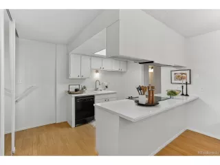 Photo #4: 8354943 Listing