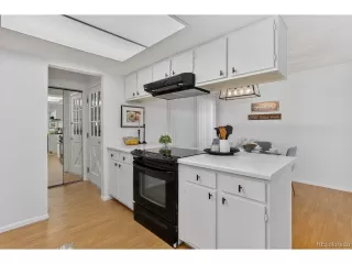 Photo #5: 8354943 Listing