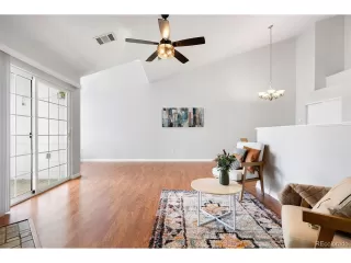 Photo #4: 8356405 Listing