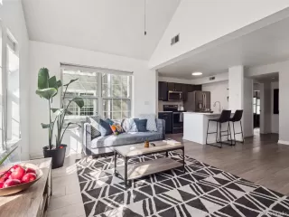 Photo #2: 8356634 Listing