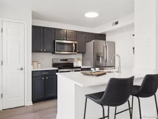 Photo #6: 8356634 Listing