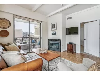 Photo #3: 8357710 Listing