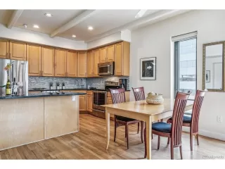 Photo #6: 8357710 Listing