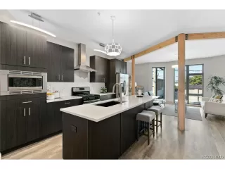 Photo #6: 8365385 Listing