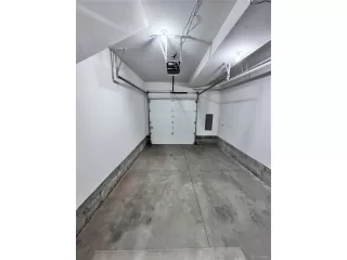 Photo #4: 8365500 Listing