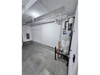 Photo #5: 8365500 Listing