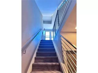 Photo #6: 8365500 Listing