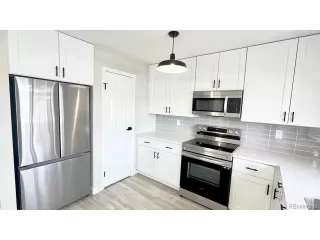 Photo #4: 8372569 Listing