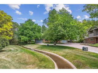 Photo #2: 8375101 Listing