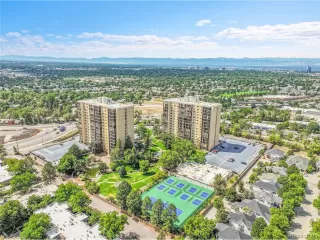 Browse active condo listings in CANDLEWYCK