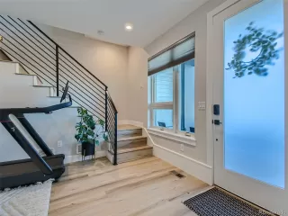 Photo #2: 8396701 Listing