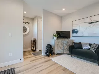 Photo #3: 8396701 Listing