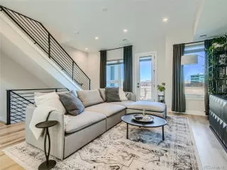 Photo #6: 8396701 Listing