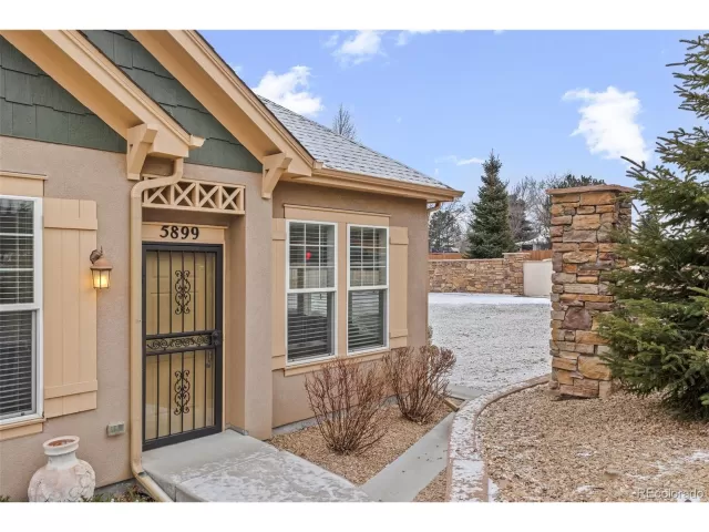 MLS: 8398590 Condo For Sale