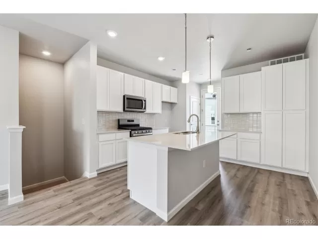MLS: 8399788 Condo For Sale