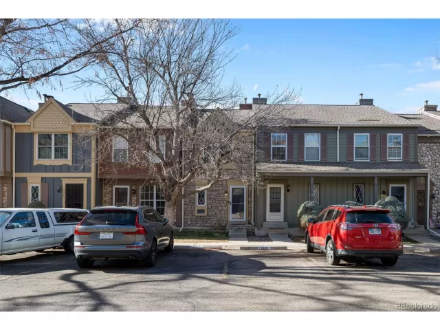 MLS: 8403585 Condo For Sale