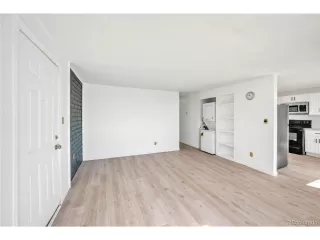 Photo #5: 8403940 Listing