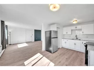 Photo #6: 8403940 Listing