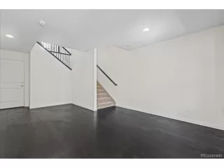 Photo #5: 8403993 Listing