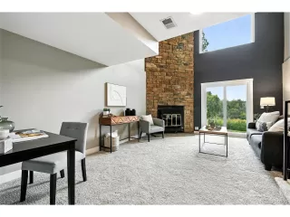 Photo #5: 8409266 Listing