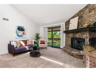 Photo #3: 8410098 Listing