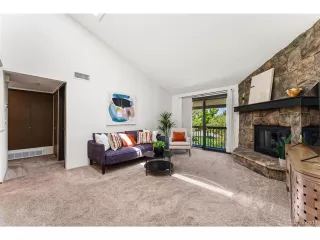 Photo #4: 8410098 Listing