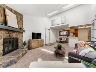 Photo #5: 8410098 Listing