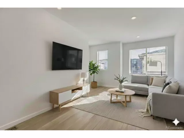 MLS: 8414122 Condo For Sale