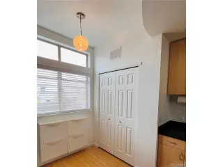 Photo #3: 8418457 Listing