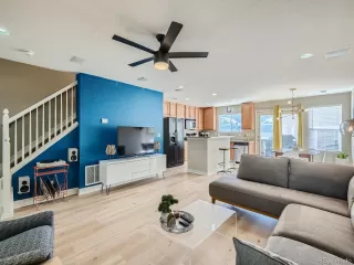 Photo #5: 8420937 Listing