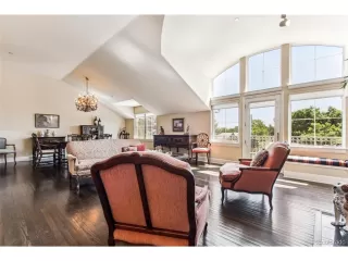 Photo #5: 8421604 Listing 