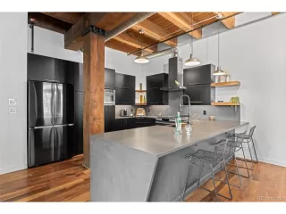 Photo #5: 8423106 Listing