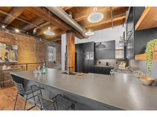 Photo #6: 8423106 Listing