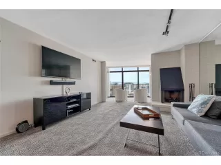 Photo #5: 8424420 Listing