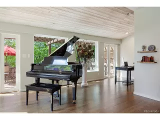 Photo #5: 8424742 Listing