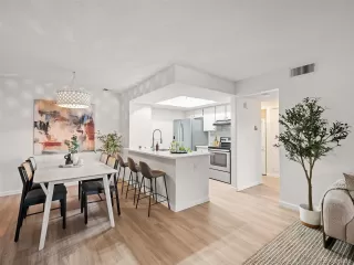 Photo #6: 8429644 Listing