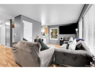 Photo #5: 8430321 Listing