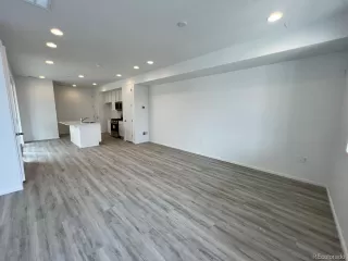 Photo #2: 8431320 Listing