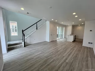 Photo #3: 8431320 Listing