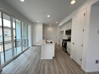 Photo #4: 8431320 Listing
