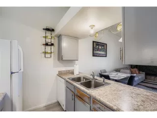 Photo #4: 8431629 Listing